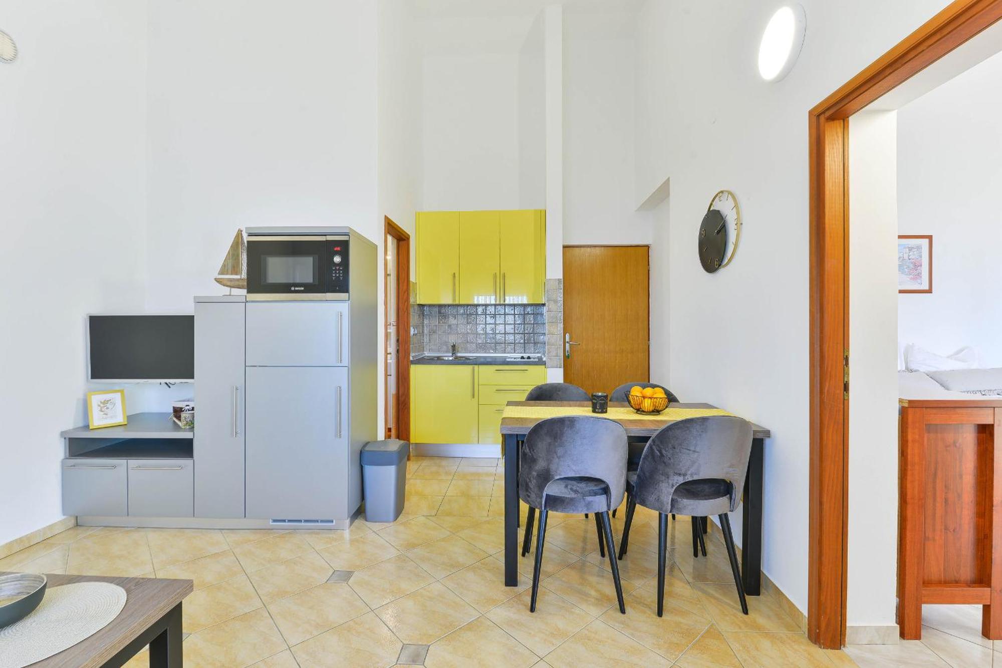 Apartment House Inga Vir Kültér fotó
